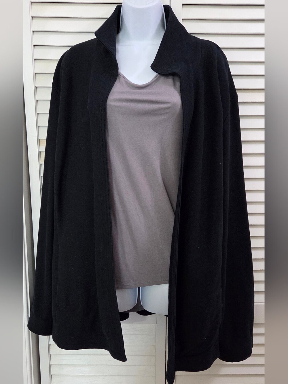 Black Women's Open-Front Knit Swing Jacket